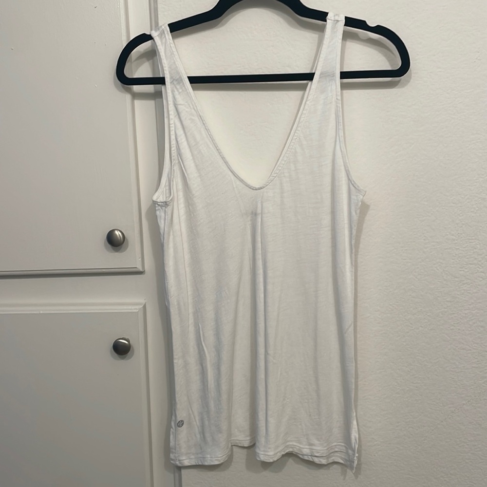 white manduka tank